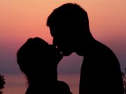 Giornata del bacio, l’infettivologa ‘non associatelo a malattie, meglio baciarsi che fare la guerra’