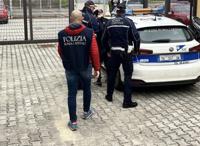 polizia locale arrestato uomo