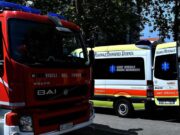 Lariano, paura per una deflagrazione nel piano cottura della mensa scolastica di un asilo comunale: ferita lievemente una cuoca vigili del fuoco ambulanza