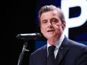 Calenda contro tutti: lite con Magi e Sensi, poi l’attacco a Conte sull’Ucraina