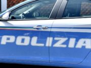 Speronano l’auto e tentano la rapina, le vittime sono poliziotti: due arresti a Napoli