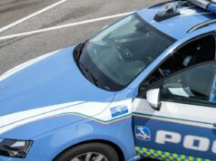 Bologna, veicolo si ribalta in autostrada: morta 24enne, neonato sbalzato fuori è grave