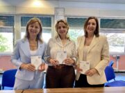 Ciampino, consegnata una copia della Costituzione italiana alle classi quinte Ciampino consegna costituzione scuole
