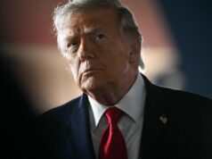 Iran-Usa, Araghchi: “Accordo mai così vicino. Pedaggio obbligatorio a Hormuz”. Trump: “Firma nel weekend o lunedì”