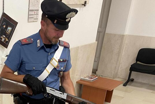 Lariano, i Carabinieri sequestrano armi clandestine e droga: due arresti Lariano carabinieri