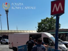 Doppio intervento della Polizia Locale, smantellato maxi bazar abusivo a Ponte Mammolo, con sequestro di oltre 8mila articoli: denunciato anche un 21enne fermato a Ponte di Nona, trovato con attrezzi da scasso Roma Polizia Locale