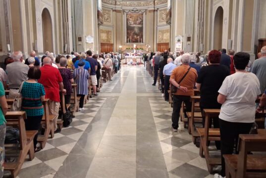 Genzano, in tanti per l’ultimo saluto a Don Claudio Vitelli, deceduto domenica mattina all’età di 84 anni genzano don claudio
