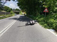 Genzano moto investe pedone su via Appia Nuova grave il giovane motociclista e un 68enne di Nemi genzano incidente moto pedone