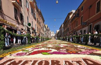 Genzano di Roma, l’Infiorata 2026 celebra gli 80 anni della Repubblica Italiana genzano infiorata 2026