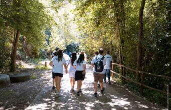 Carovana Juppiter 2026, “Viaggio alla fine del Mondo”: da Roma a Finisterre ragazzi con disabilità, adolescenti ed educatori in cammino con la Polizia di Stato verso l’estremo occidente d’Europa per raccontare umanità, fragilità e speranza roma carovana juppiter