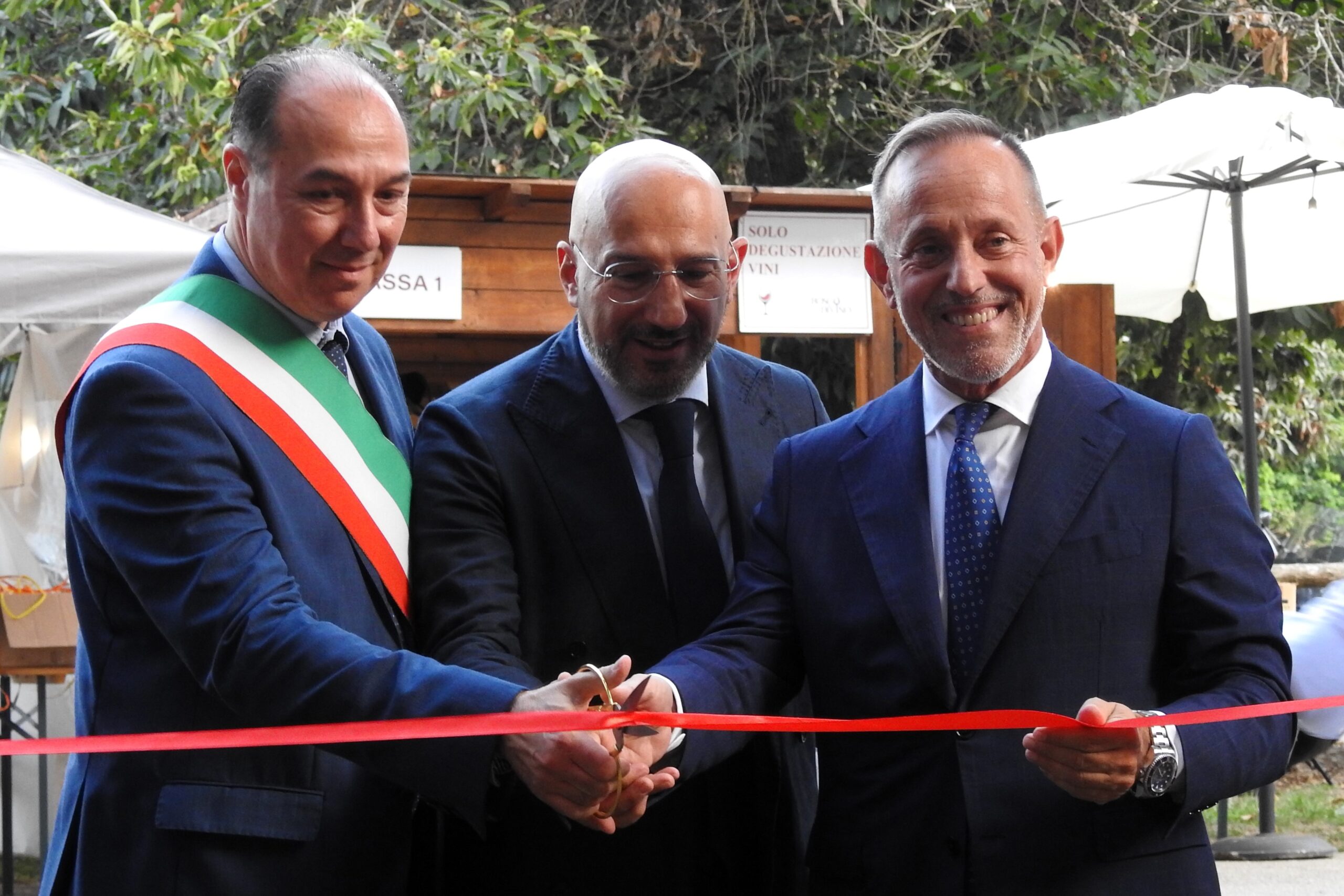 Lariano, partecipazione e intervento di numerose autorità ieri sera all’inaugurazione dell’iniziativa “BoscoDiVino” lariano boscodivino