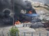 No Tav, assalto al cantiere in Val di Susa: bruciate 2 camionette dei carabinieri. Meloni: “Attacco allo Stato”