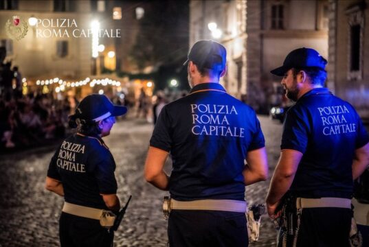 Roma, alcol ai minori: denunciato il titolare di un minimarket a Trastevere roma polizia