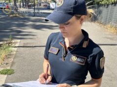 Roma, sgombero a Cinecittà: la Polizia Locale smantella un insediamento abusivo tra via Lamaro e via Quintavalle roma sgombero cinecittà polizia locale